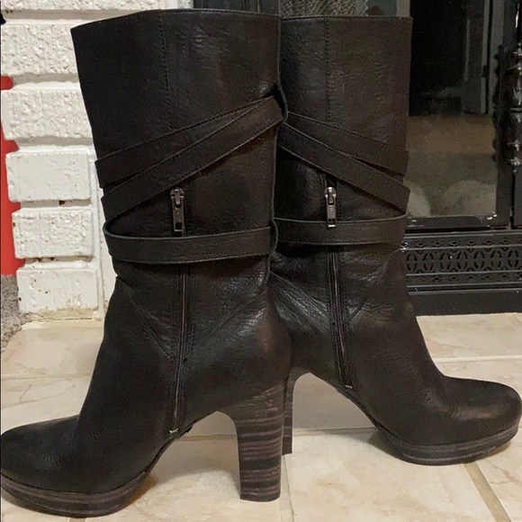 Ugg Boots - Picture 2 of 10